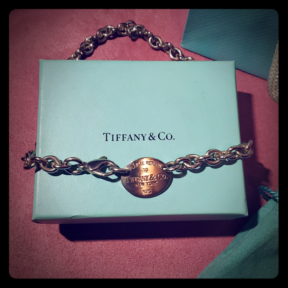 Tiffany and Co oval tag choker